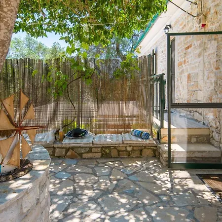 Ionian Stone With Terrace * Mpogdanatika